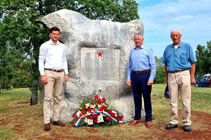 Na Vrbanovici je delegacija položila vijenac na spomenik tamo poginulog Viktora Labinca