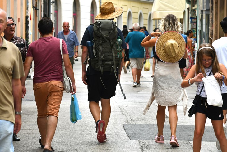 TURISTI, LJUDI NA ULICI,  PULA, 31.08.2022. SNIMIO MILIVOJ MIJOSEK