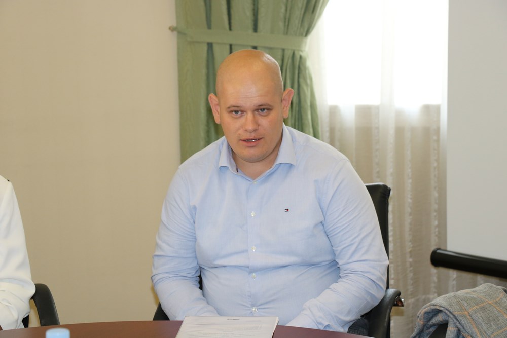 Istarski župan Boris Miletić i Sandra Ćakić Kuhar s članovima Savjeta mladih