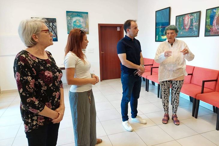 Umjetnica Lazarić Toner i gradonačelnik Peršurić s predstavnicama udruga