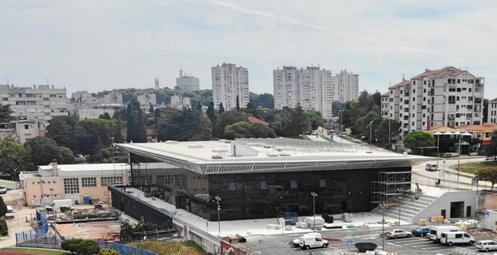 stadion uljanika  + gradski bazen   Autor fotki je   Antonio Gergoricxx.