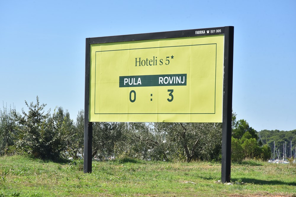 Plakati u Puli (snimio Duško MARUŠIĆ ČIČI)