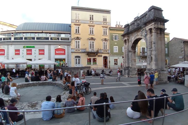 Trg Portarata Pula (snimila Duška PALIBRK)
