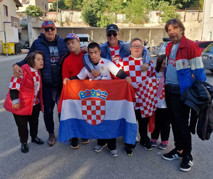 štićenici Down centra Pula na utakmici u petak