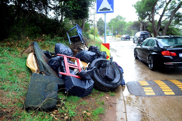 Nema onog što nije izvučeno iz mora i oko njega (Snimio Dejan Štifanić)