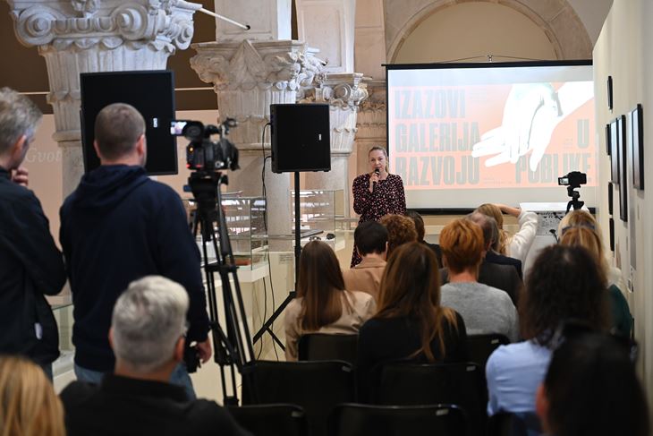Pulska pročelnica Emina Popović Sterpin prilikom otvorenja konferencije 
