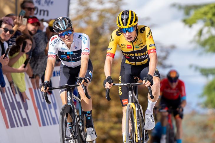 Prvi na završnom usponu u starom gradu Labin (Foto Cro RACE)