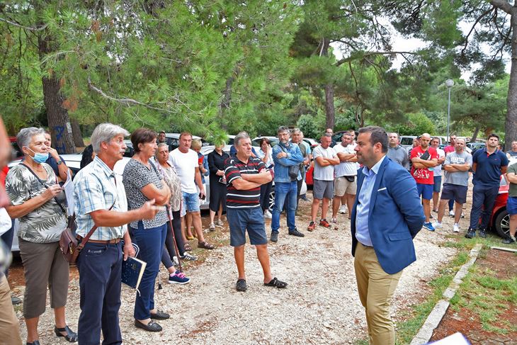 S lanjskog susreta s mještanima Busolera (snimio Duško MARUŠIĆ ČIČI)
