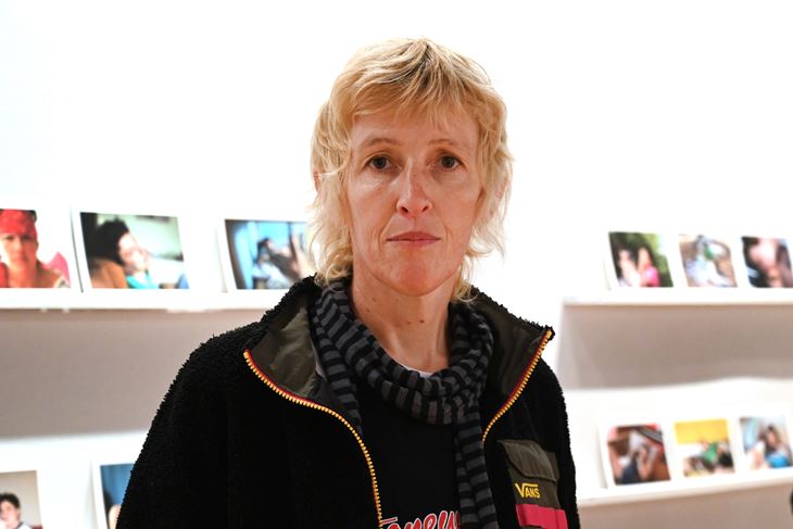Ana Opalić na pulskoj izložbi (Snimio Danilo Memedović)