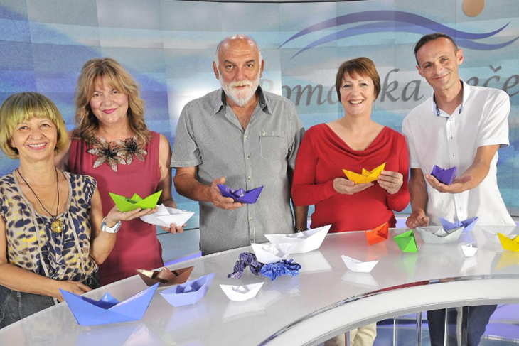 Emisiju uređuju: Božica Đurđević, Zoran Vukičević, Vladimir Šetka, Dorina Tikvicki, Iva Črnjar Ivančan i Vedrana Pavlović Lisica  