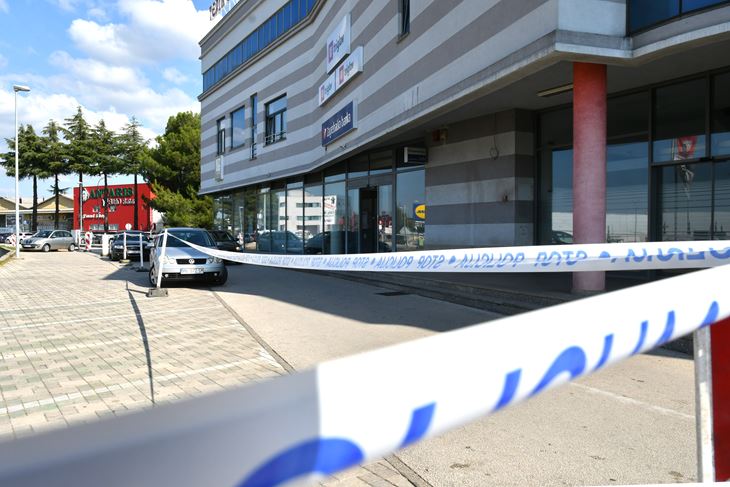 Policije trake kod nekadašnje Arube (snimio Milivoj MIJOŠEK)
