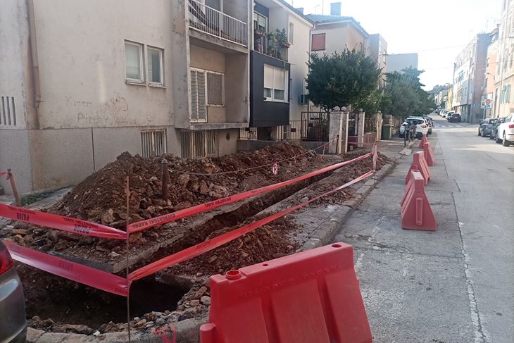 Radovi će trajati 90 dana - Karlovačka ulica (snimio Danilo MEMEDOVIĆ)