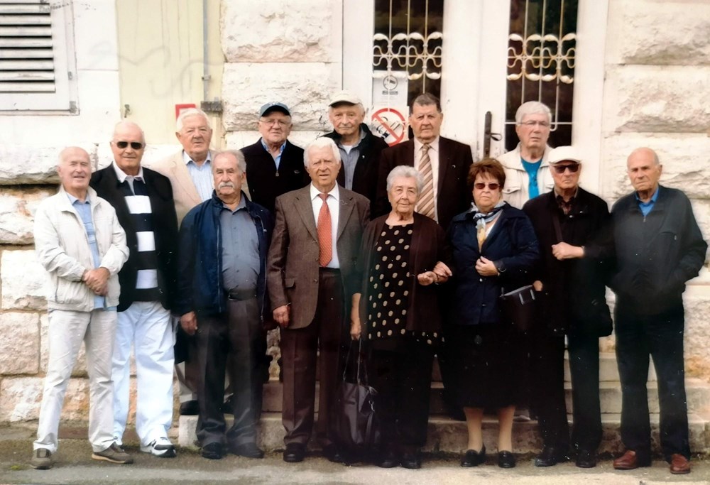 Maturanti Poljoprivredne škole u Poreču koji su svoje školovanje u toj ustanovi dovršili još davne 1961. godine