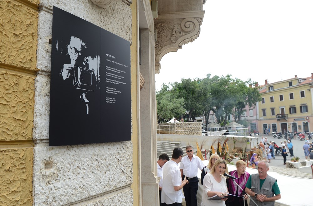 Spomen-ploča pulskom fotografu Alojzu Orelu (Snimio Dejan Štifanić)