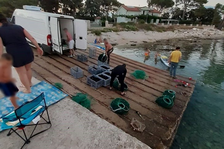Situacija snimljena ovog ljeta kod Barbarige koja je uznemirila žitelje (Snimio čitatelj)