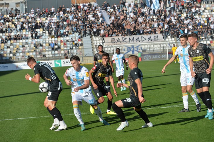 Rijeka - NK Istra.  Foto: Damir Skomrlj / CROPIX