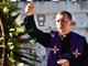 Ilija Jakovljević kod centralnog križa na gradskom groblju (Snimio Milivoj Mijošek)