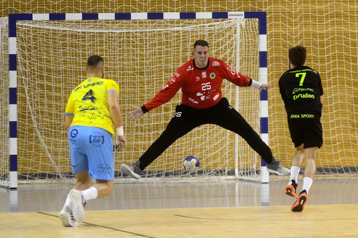 NI NJEGOVIH 14 OBRANA NIJE POMOGLO UMAGU - Sven Matijević (snimio Dejan ŠTIFANIĆ)