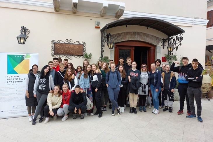 Učenici Škole za turizam, ugostiteljstvo i trgovinu