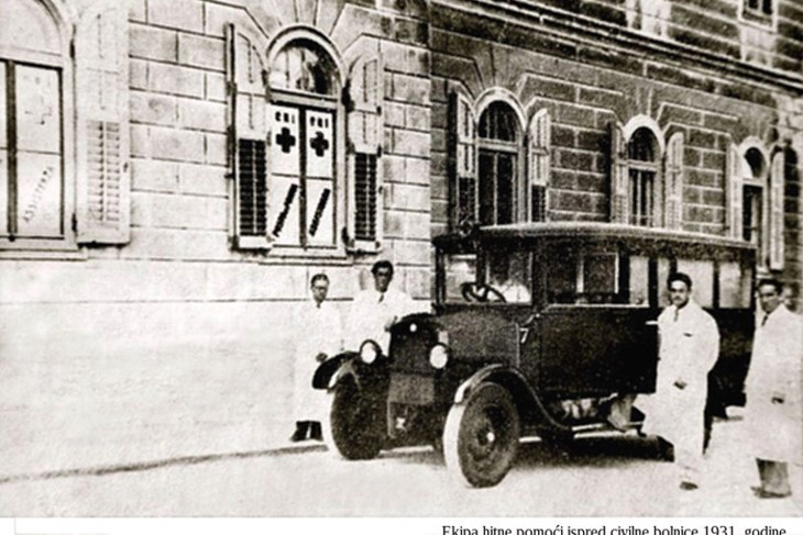 Ekipa hitne pomoći ispred civilne bolnice 1931