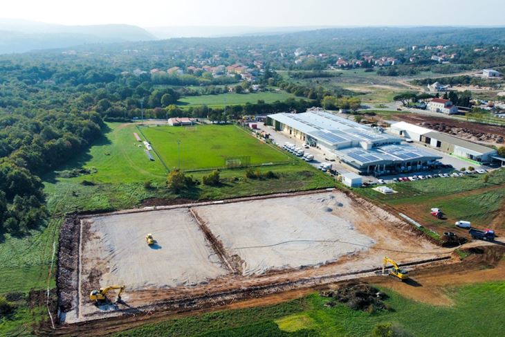 Izgradnja pomoćnog terena u Vinežu