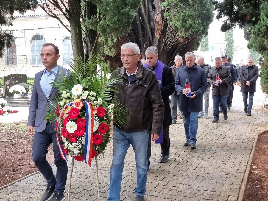 Polaganje vijenaca (foto: Grad Poreč)