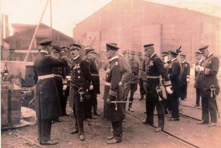 Car Karlo I posjetio je Pulu 1917. godine 