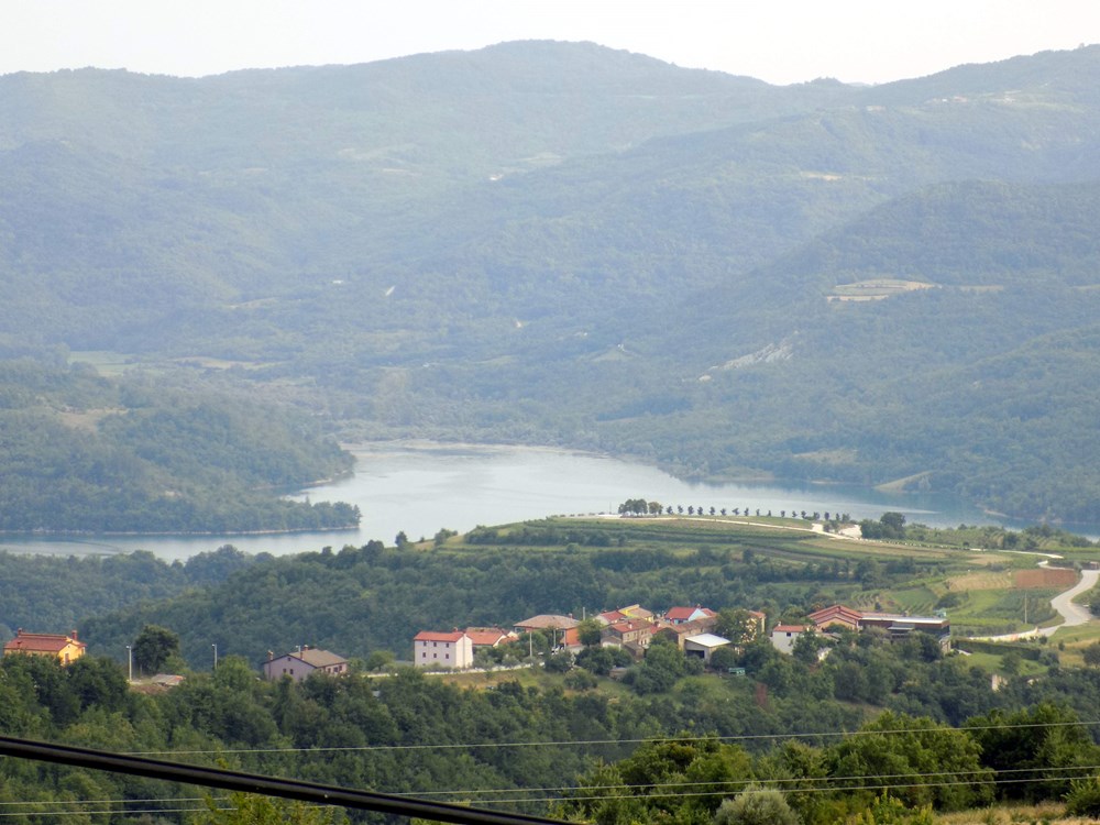 Butoniga, pogled iz Vrha (SNIMILA Gordana ČALIĆ ŠVERKO)