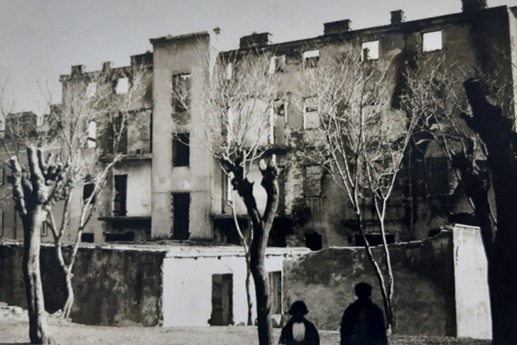 Narodni dom u Puli nakon što je zapaljen 1920. godine 