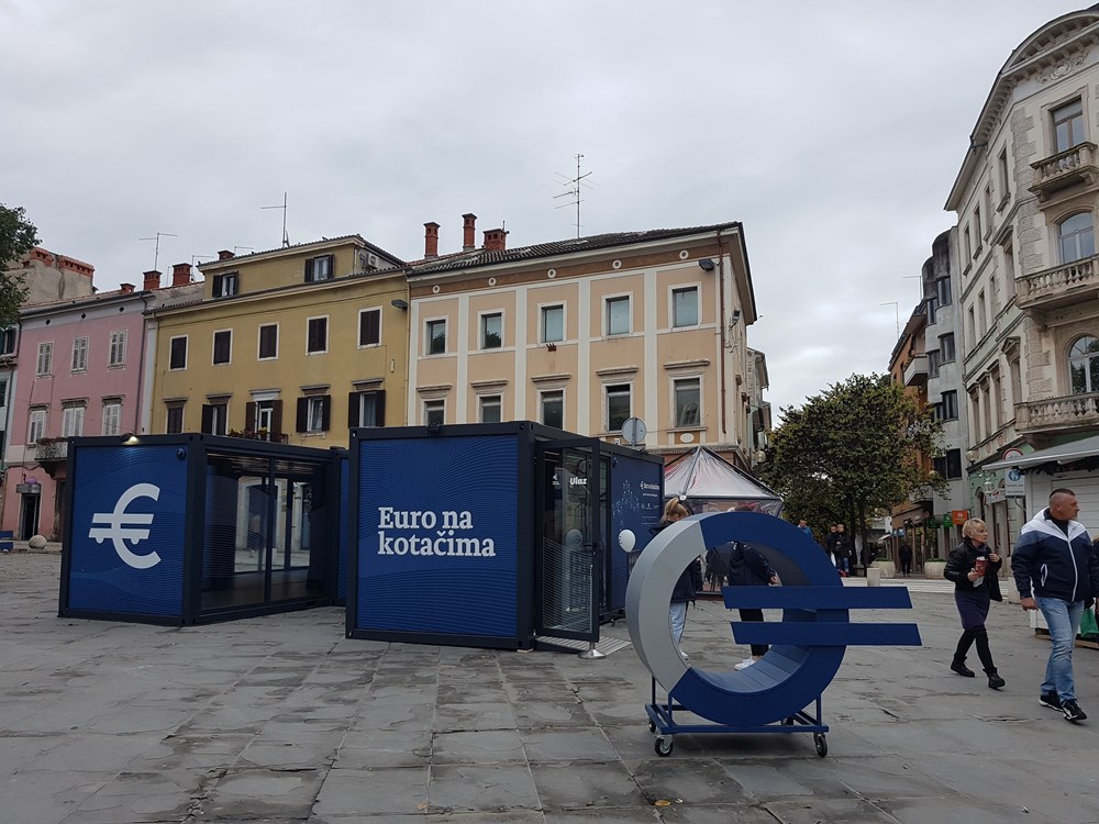Putujuća izložba postavljena je na Portarati 