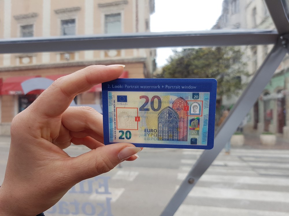 Kartica uz pomoć koje se može doznati koje elemente mora sadržavati novčanica eura 