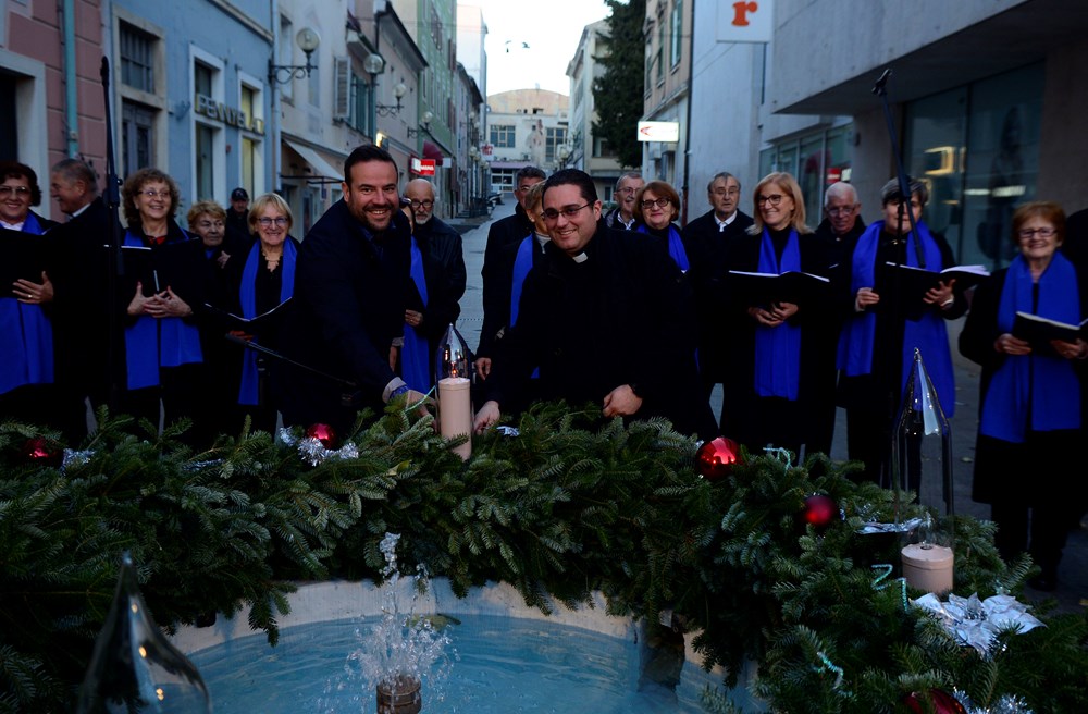 Gradonačelnik Filip Zoričić i župnik don Rikardo Lekaj