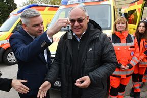 Primopredaja (snimio Milivoj MIJOŠEK)