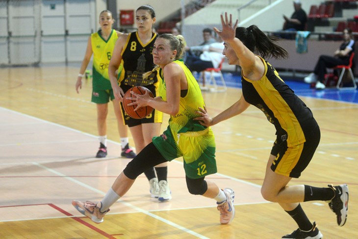 RASPUCANA I RASKAKANA - Karin Škapin je povezala 26 poena i 12 skokova (Snimio Dejan Štifanić)