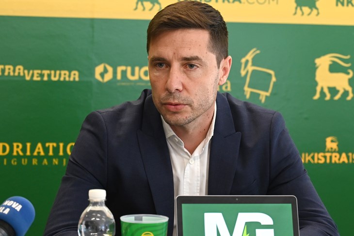 VATRENI SU DOSAD IGRALI U RITMU TOPLO-HLADNO - Saša Bjelanović (Snimio Danilo Memedović)