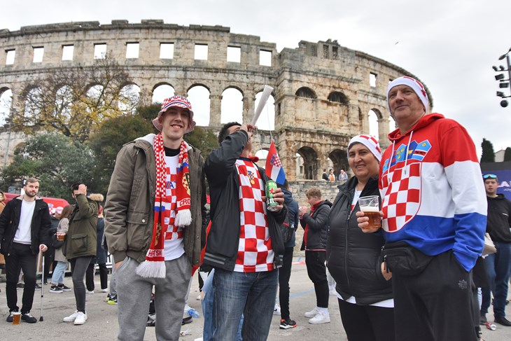 Navijačka groznica u Puli (Snimio Duško Marušić Čiči)