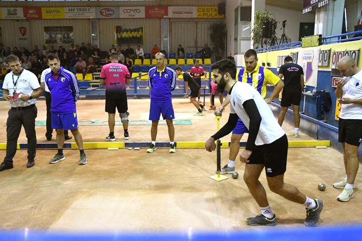 STOPOSTOTAN U BRZINCU - Bruno Kraljić je kod Zrinjevca pogodio 48/48 (snimio Milivoj MIJOŠEK)