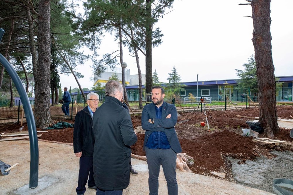 Igralište kod škole Veli Vrh