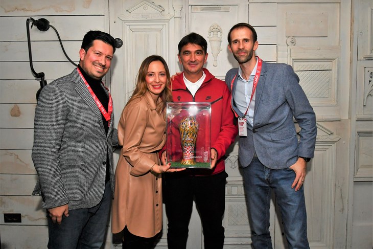 Mislav Madirazza, Diana Jokić i Zlatko Novaković iz Zagrebačke pivovare i Zlatko Dalić