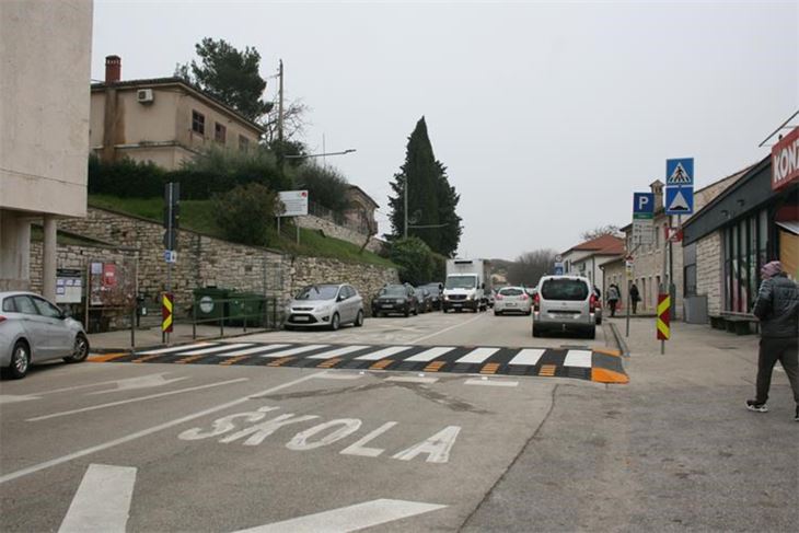 Pješački prijelaz u Bujama