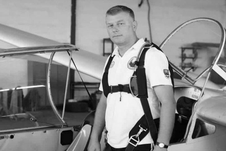 Ovo je pilot koji je poginuo (Foto FB)