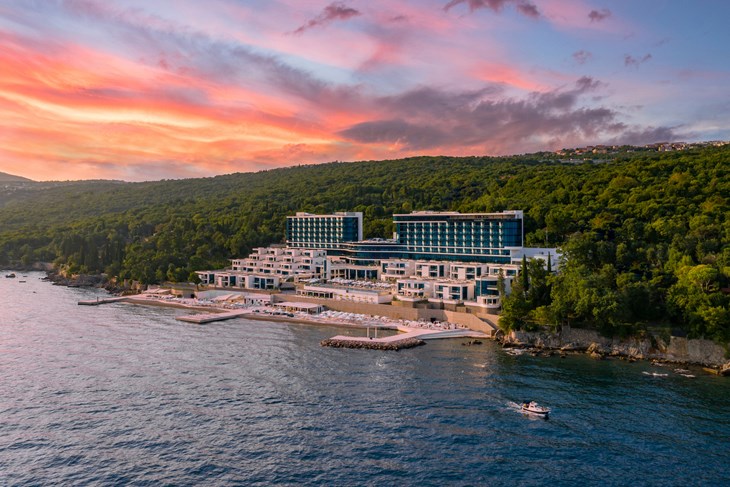 Konferencija se održava u u prostoru hale Exportdrva, te u Hilton Costabelli Rijeka Spa & Beach Resortu