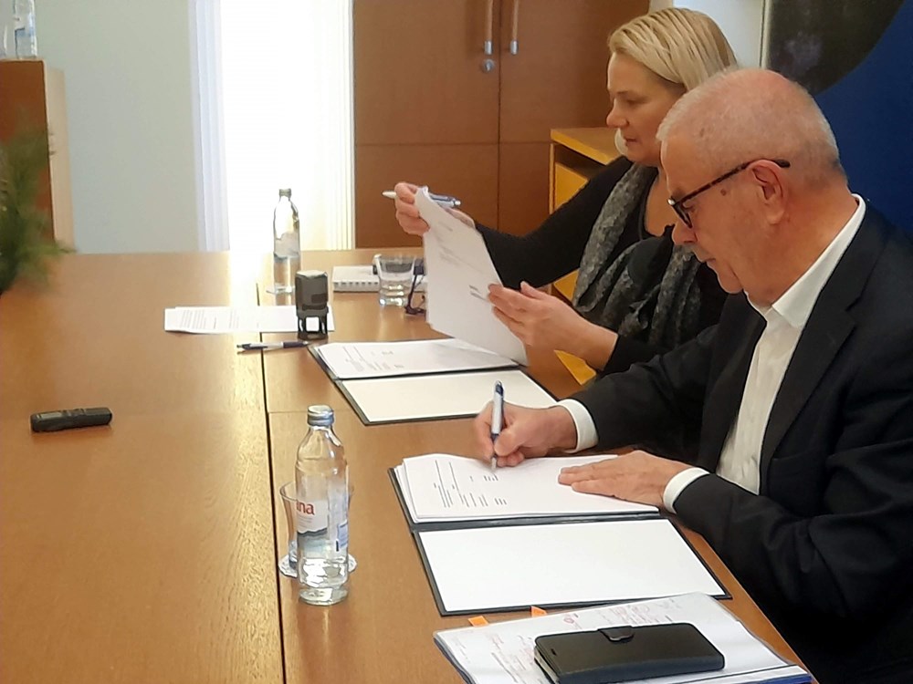 Suzana Jašić i Miro Mirković potpisali su jučer vrijedan ugovor