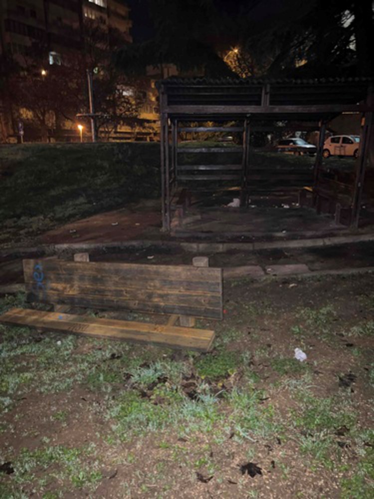 Nered na Punti za jednog od noćnih derneka (foto Smart Pula)