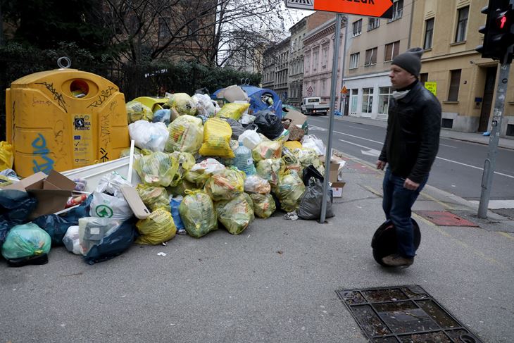 Smeće u Zagrebu (foto: Damjan Tadić / CROPIX)