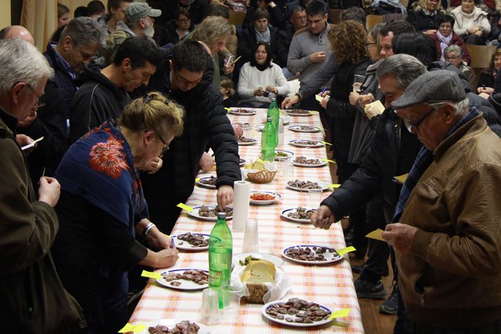 Degustacija na Luganigadi privuče veliki broj posjetitelja (Snimio Luka Jelavić)