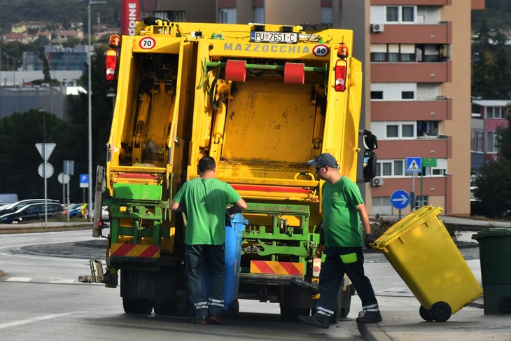 Ukupno 86 radnika Herculanee rade kao vozači i iznosači otpadaka (snimio Milivoj MIJOŠEK)