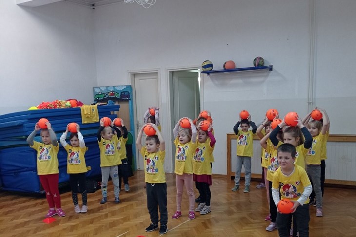 Mališani već vole rukomet (Izvor: Grad Poreč)