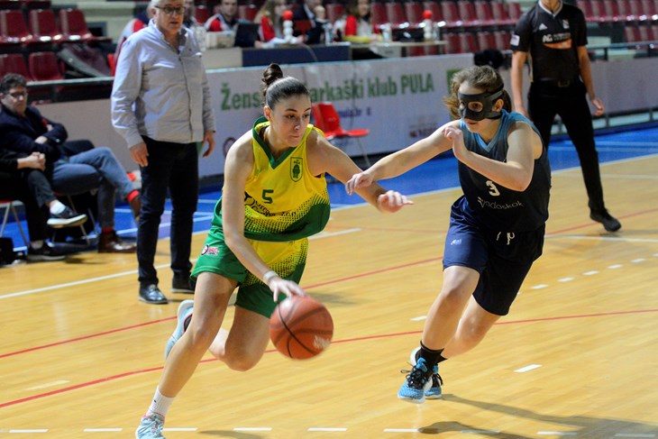 PREDVODILA PULJANKE - Ivana Ujević ubacila je 22 poena (snimio Dejan ŠTIFANIĆ)