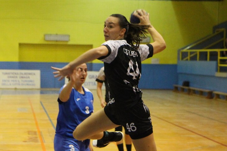  SEDAM GOLOVA U DERBIJU ZAČELJA - Leonarda Černeka (snimio: Mijat GAVRAN)